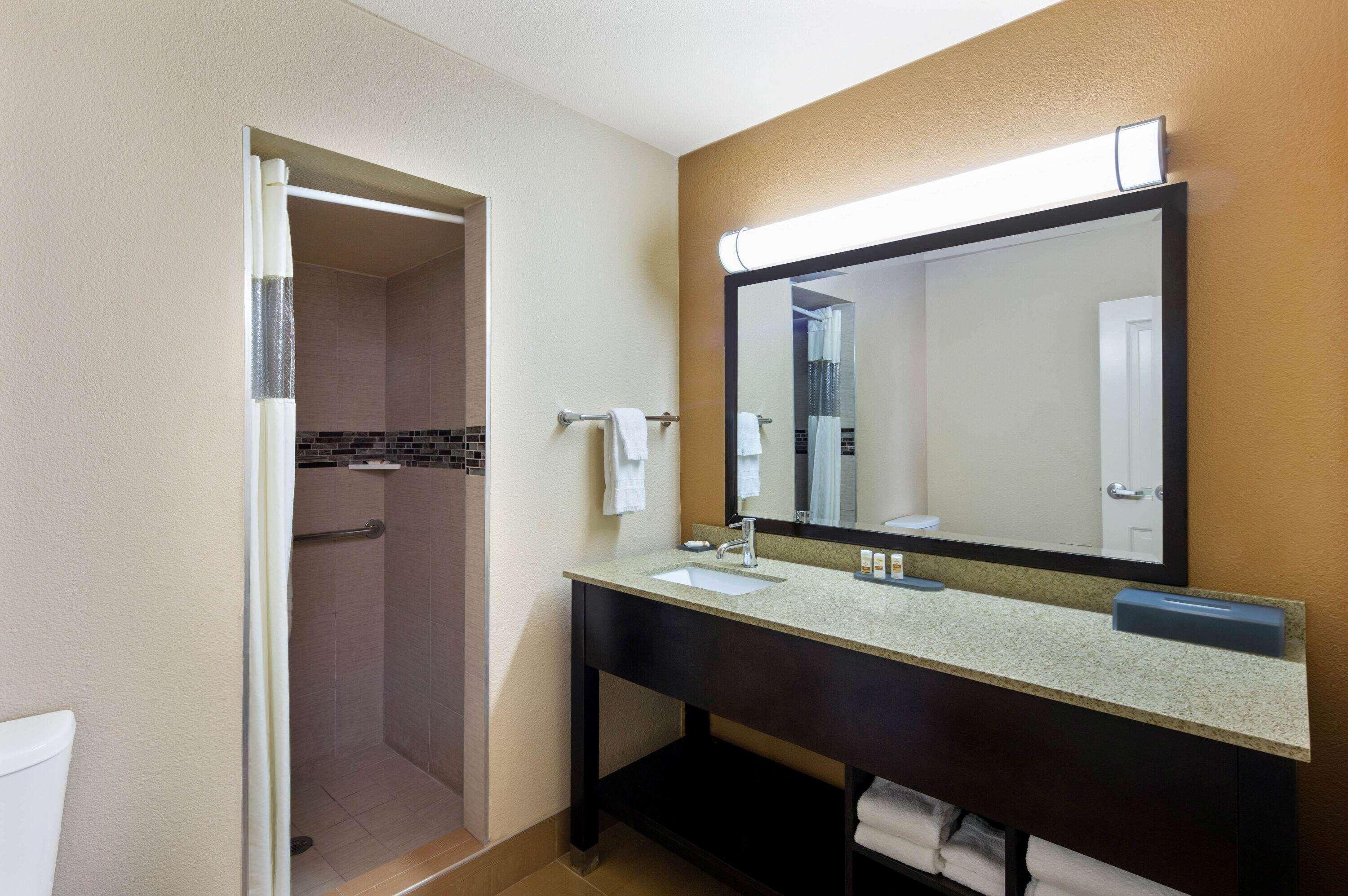 University Inn & Suites Berkeley Exteriör bild